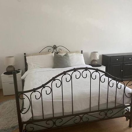 Lovely 3 Bedroom Apartment In Quiet Area W/ Pool Pula Exterior photo