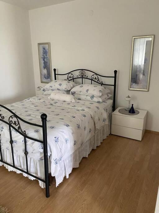 Lovely 3 Bedroom Apartment In Quiet Area W/ Pool Pula Exterior photo